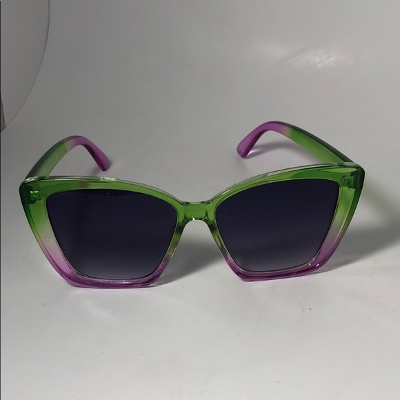 š 2/$10 Torrid Purple and Green Sunglasses NWOT